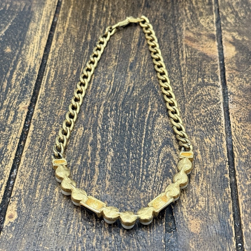Vtg 80s MONET Black Gold Tone Faux Pearl Collar Necklace Crescent Center Classy - Picture 3 of 5